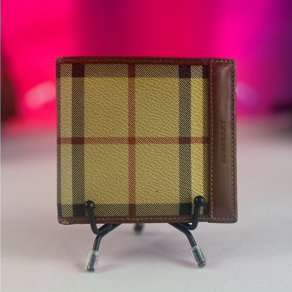 Burberry men’s bi-fold wallet